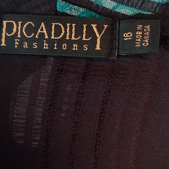 Blazer - Picture 3 of 4